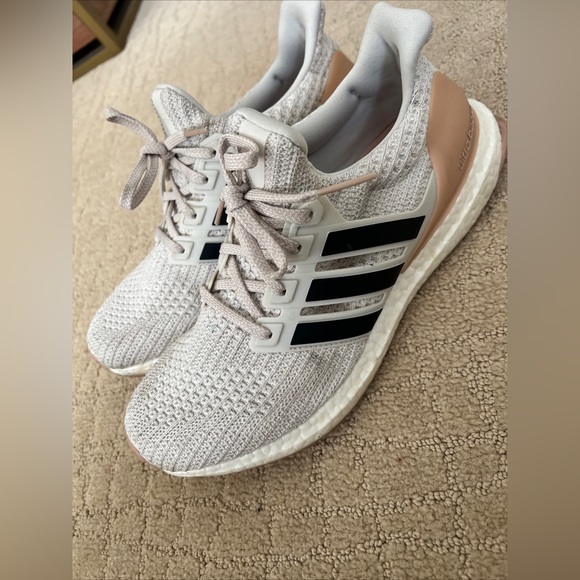 Adidas UltraBoost 4.0 “show your stripes” 9.5 - Picture 5 of 7